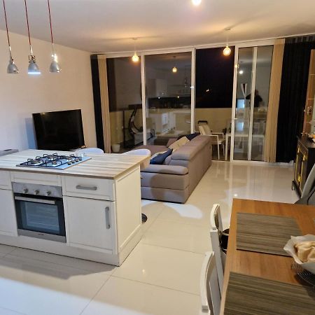 Town Pent House Apartment Luqa Exterior foto