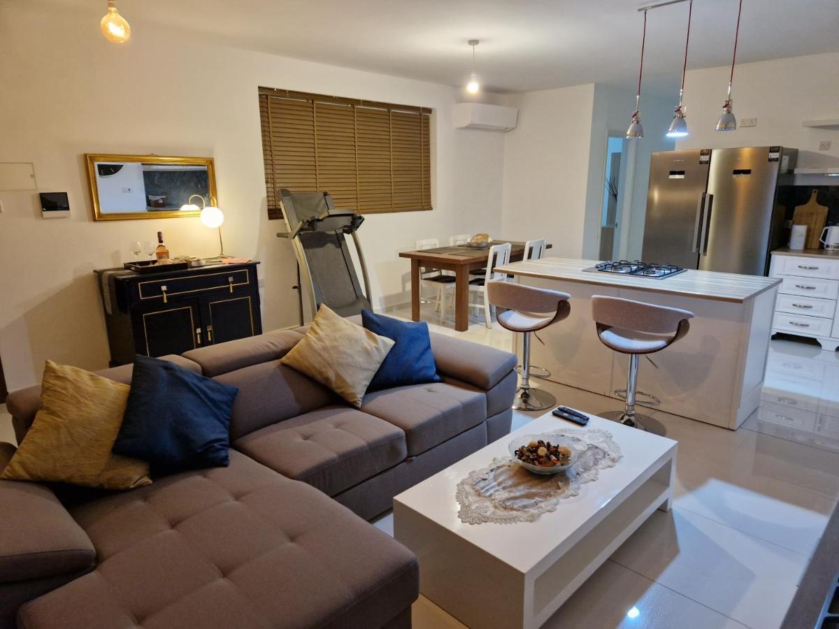 Town Pent House Apartment Luqa Exterior foto